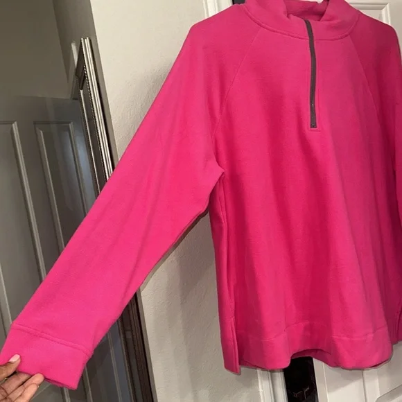 Bright pink jacket with hat - Picture 2 of 8